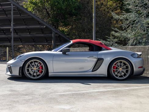 Certified 2022 Porsche 718 Boxster Spyder RWD image 2