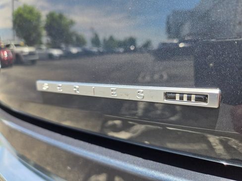 Used 2024 Jeep Wagoneer L Series III w/ Premium Group I AWD/4WD image 13
