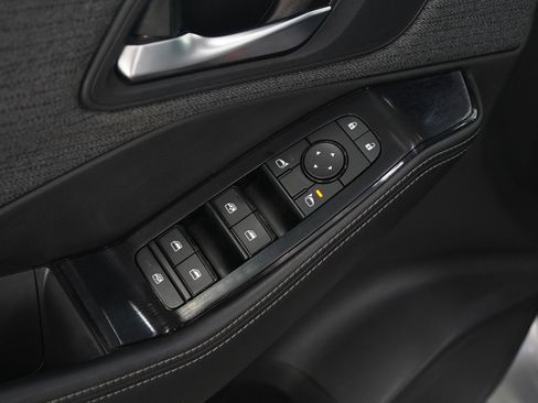 Used 2023 Nissan Rogue SV image 19