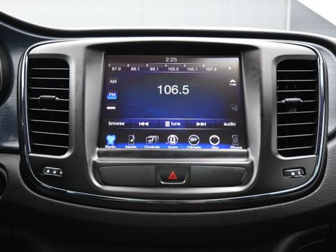 Used 2015 Chrysler 200 S w/ Navigation & Sound Group I image 33