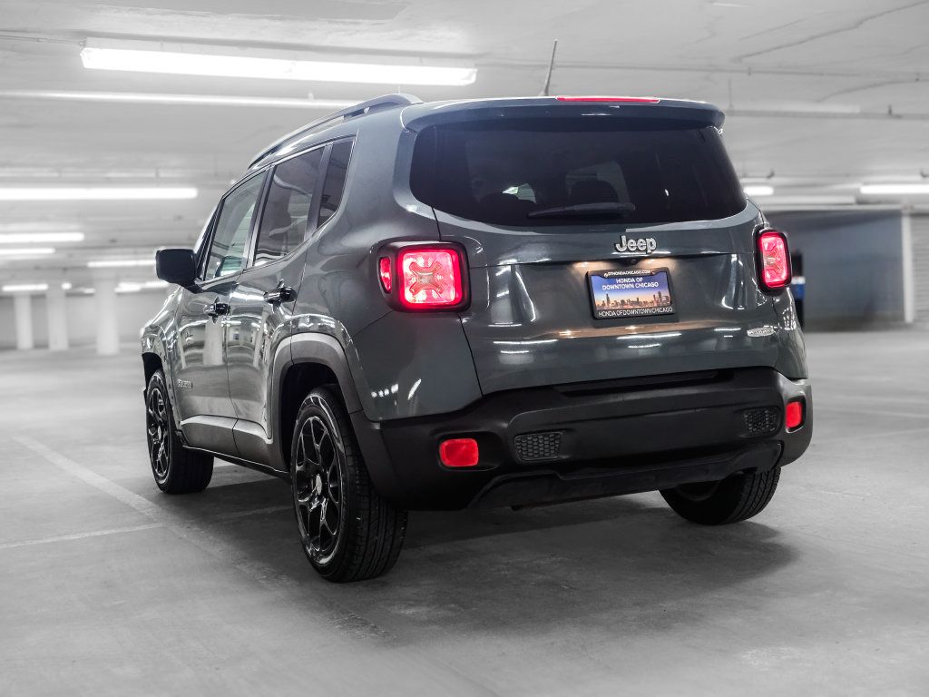 Used 2017 Jeep Renegade Latitude FWD image 5