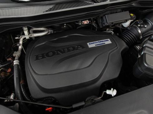 Used 2019 Honda Pilot Touring image 6