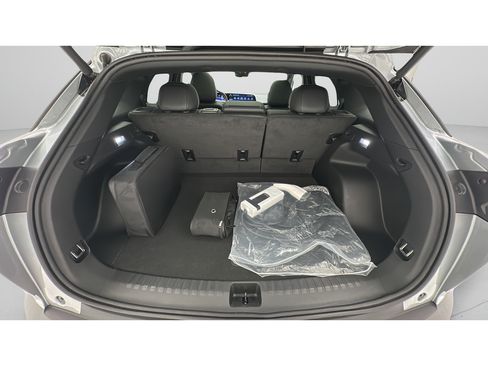 Used 2024 Chevrolet Blazer EV LT AWD/4WD image 19