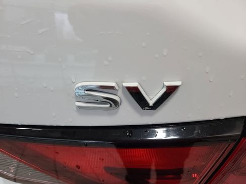 Used 2025 Nissan Sentra SV image 8