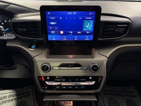 Used 2021 Ford Explorer XLT w/ Equipment Group 202A image 22