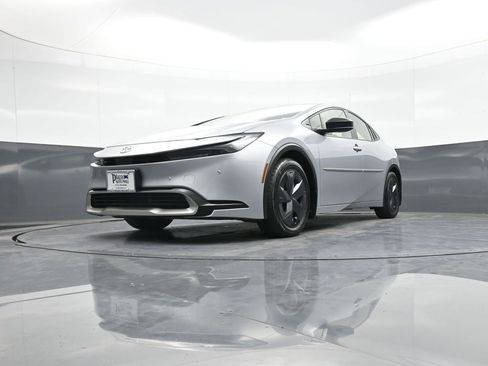 Certified 2024 Toyota Prius Prime SE image 24