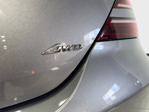 Used 2025 Genesis G70 2.5T image 25