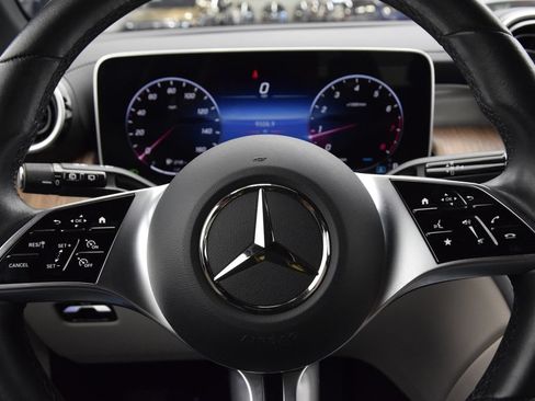 Certified 2024 Mercedes-Benz GLC 300 image 22