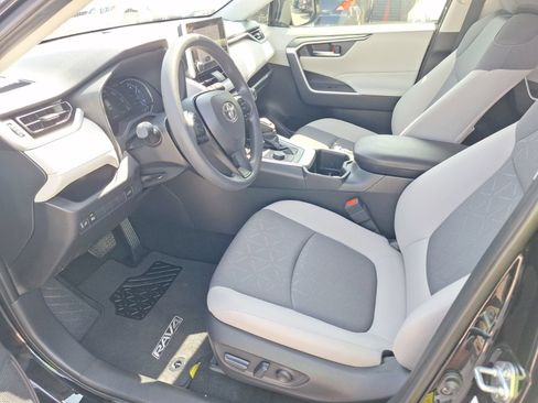 Used 2025 Toyota RAV4 XLE w/ Convenience Package AWD/4WD image 15