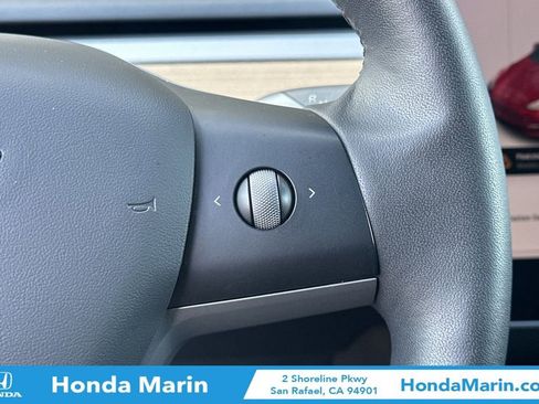 Used 2021 Tesla Model Y Long Range image 30