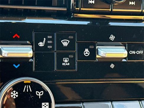 New 2026 Nissan Armada SL w/ Captain's Chari Seat Package image 30