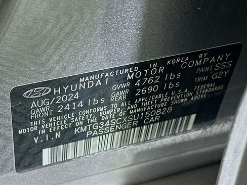 Used 2025 Genesis G70 2.5T image 12