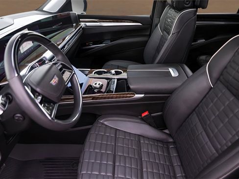 Certified 2025 Cadillac Escalade Sport Platinum w/ LPO, ONYX Package image 9