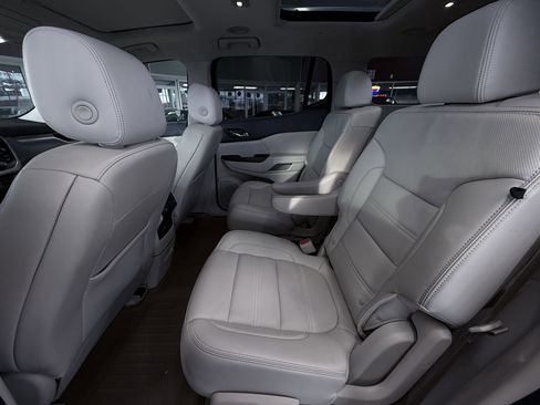 Used 2023 GMC Acadia Denali w/ Denali Ultimate Package image 27