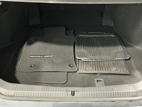 Used 2022 Toyota Avalon XLE image 24