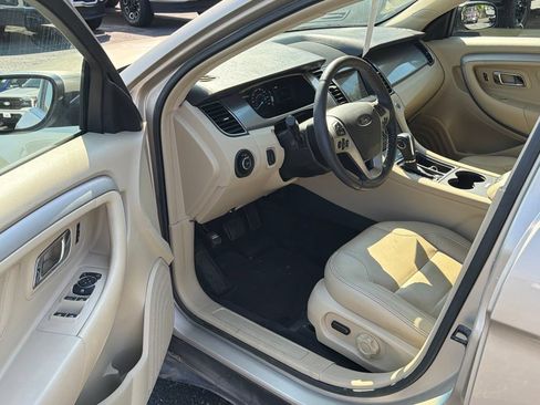 Used 2018 Ford Taurus SEL w/ Equipment Group 201A FWD image 12