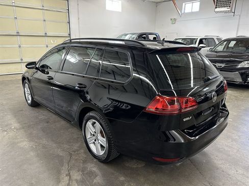 Used 2015 Volkswagen Golf TDI S FWD image 5