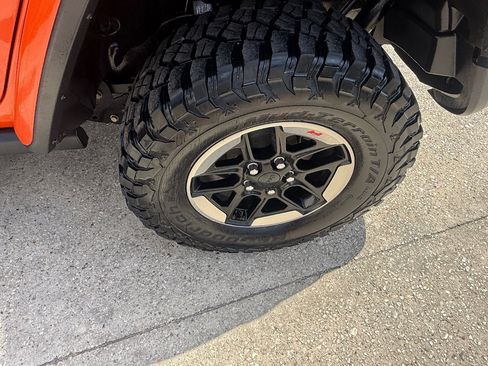 Used 2018 Jeep Wrangler Unlimited Rubicon w/ Dual Top Group AWD/4WD image 11