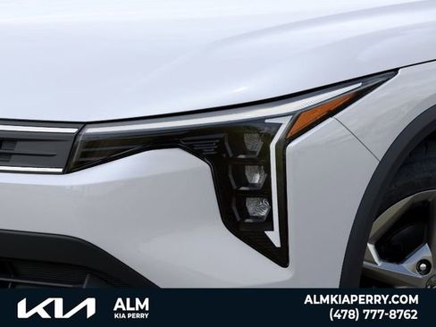 New 2026 Kia K4 LXS FWD image 10