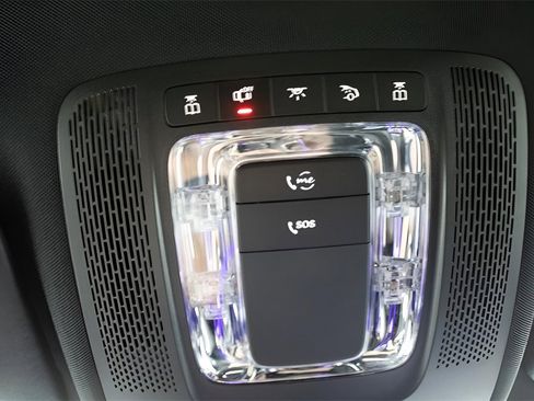 Used 2025 Mercedes-Benz GLA 250 image 27