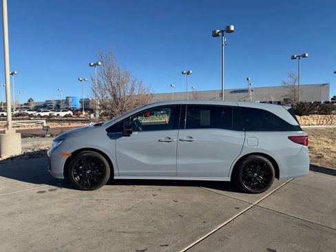 Used 2025 Honda Odyssey Sport-L image 4