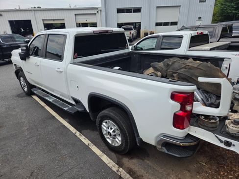 Used 2024 Chevrolet Silverado 2500 LT AWD/4WD image 4
