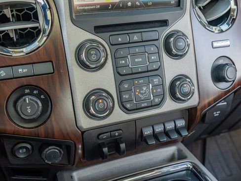 Used 2015 Ford F250 Lariat w/ Lariat Ultimate Package image 30