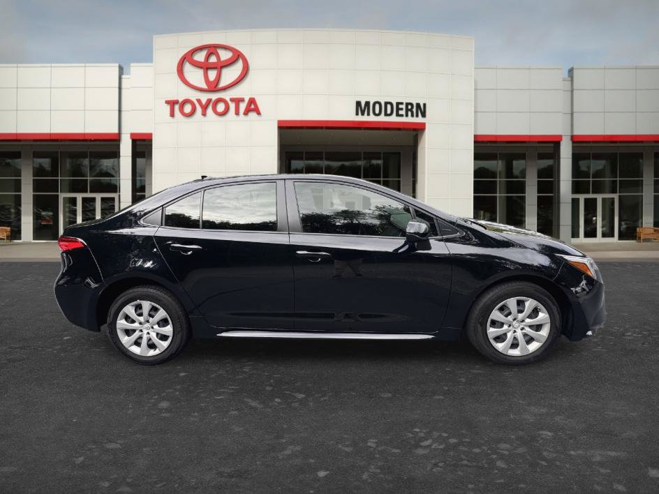 Used 2024 Toyota Corolla LE FWD image 4