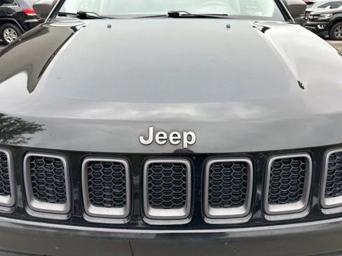 Used 2018 Jeep Compass Trailhawk w/ Leather Interior Group AWD/4WD image 9