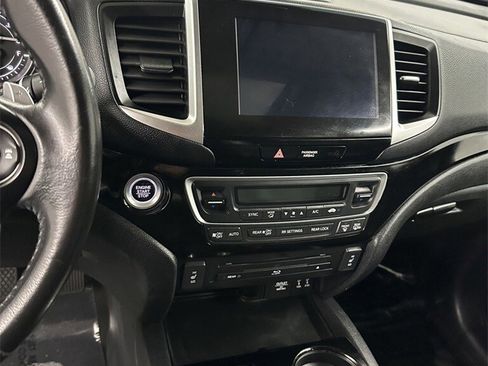 Used 2016 Honda Pilot Touring image 18