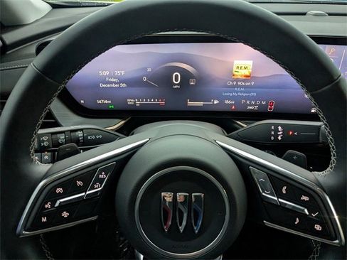 Used 2025 Buick Envision Sport Touring image 28