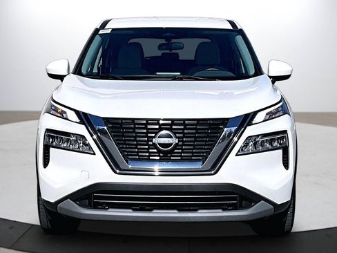 Used 2023 Nissan Rogue SV image 3