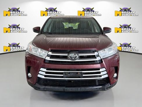 Used 2018 Toyota Highlander LE AWD/4WD image 2