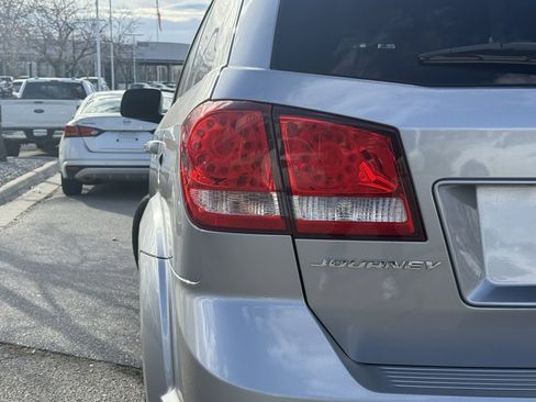 Used 2015 Dodge Journey SXT w/ Flexible Seating Group image 35