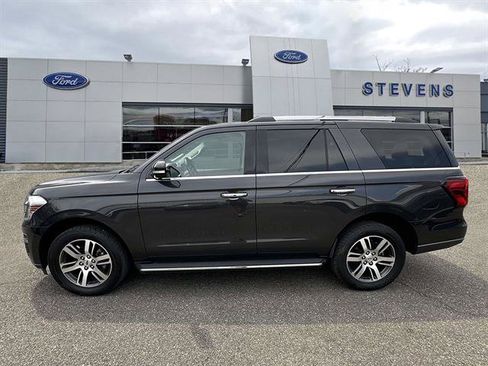 Certified 2023 Ford Expedition Limited RWD image 3