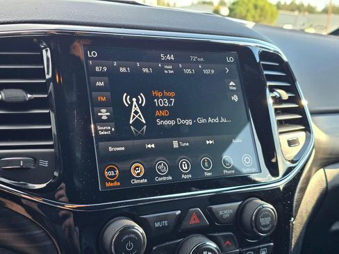 Used 2021 Jeep Grand Cherokee Laredo X AWD/4WD image 19