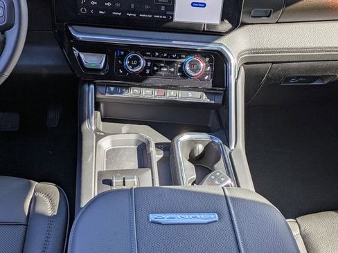 New 2026 GMC Sierra 2500 Denali w/ Denali Reserve Package image 17