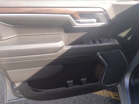 Used 2024 GMC Sierra 1500 SLT image 10