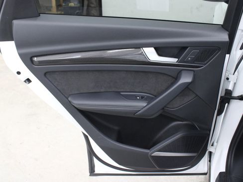 Used 2018 Audi SQ5 Premium Plus w/ Navigation Package image 34