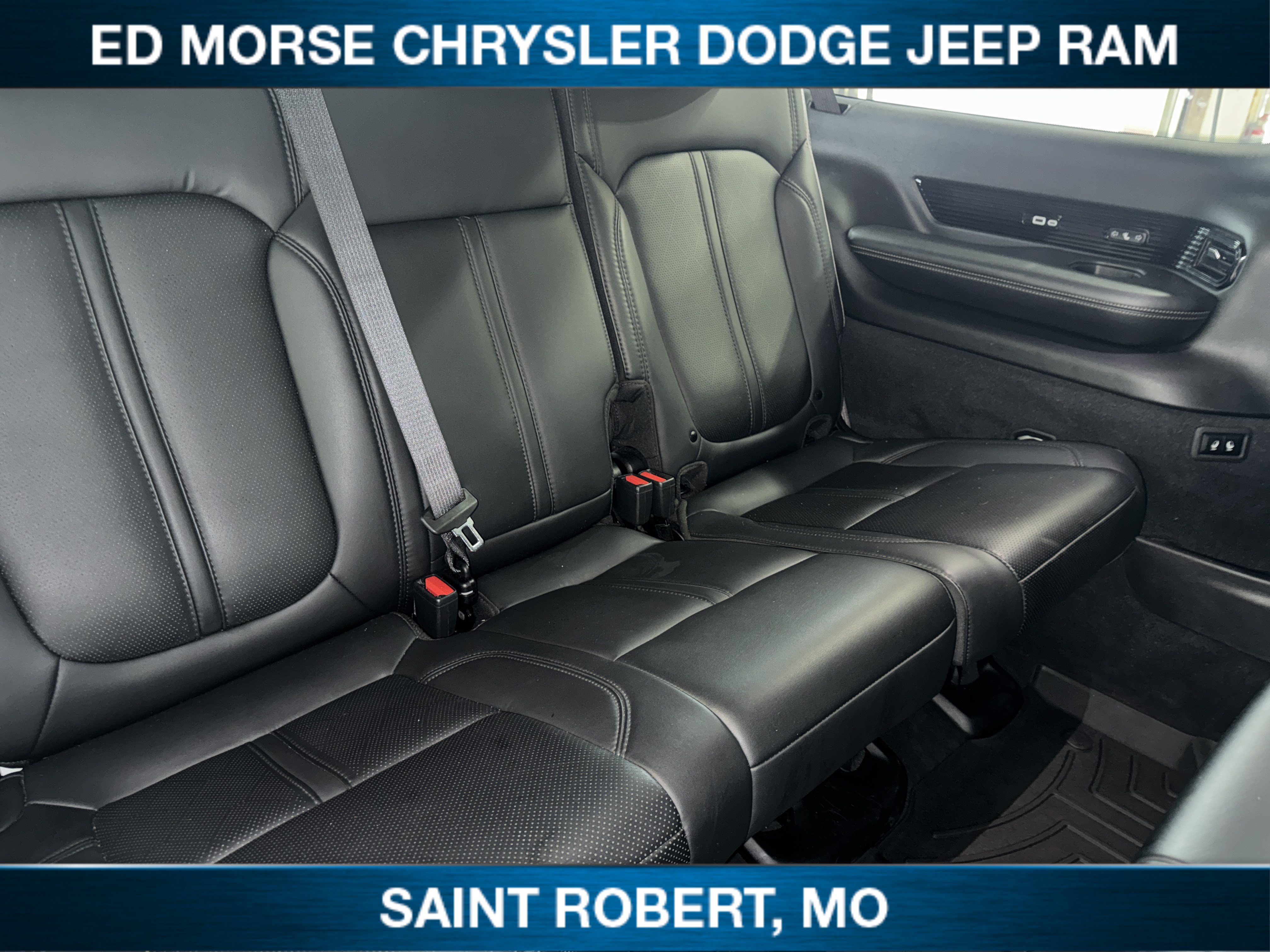 Used 2023 Jeep Grand Wagoneer L Series II AWD/4WD image 35