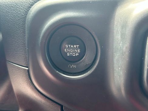 Used 2018 Jeep Wrangler Unlimited Sahara AWD/4WD image 47