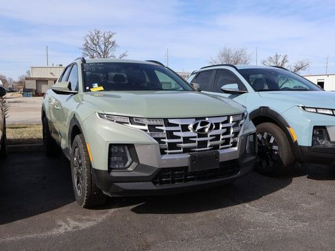 Used 2022 Hyundai Santa Cruz SEL Premium w/ Cargo Package image 2