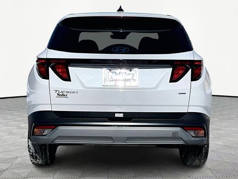 Used 2025 Hyundai Tucson SE image 4