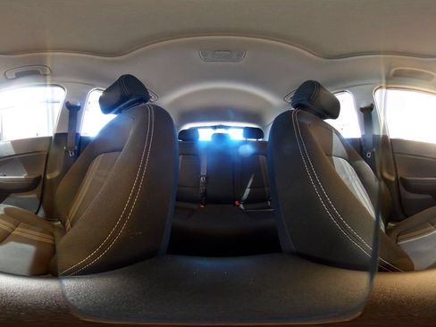 Used 2025 Hyundai Venue SEL FWD image 41