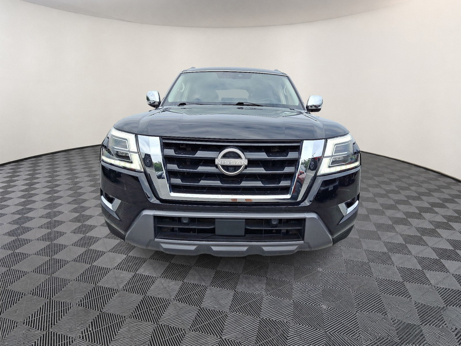 Used 2021 Nissan Armada Platinum w/ Captain's Chairs Package AWD/4WD image 2