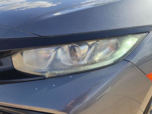 Used 2018 Honda Civic EX image 10