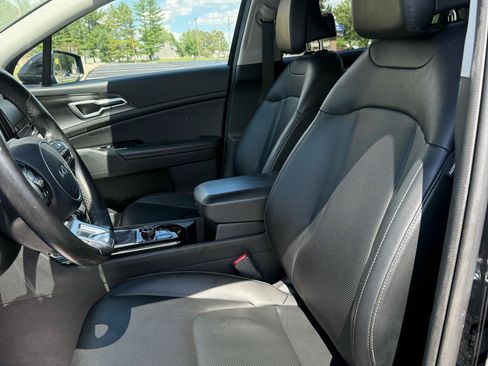 Used 2023 Kia Sportage EX FWD image 12