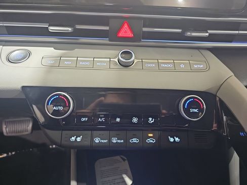 New 2026 Hyundai Elantra Limited FWD image 22