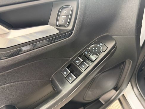 Used 2025 Ford Escape ST-Line w/ Equipment Group 301A FWD image 13
