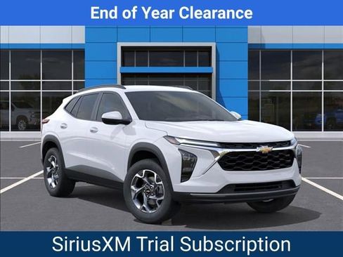 New 2025 Chevrolet Trax LT w/ Driver Confidence Package image 8